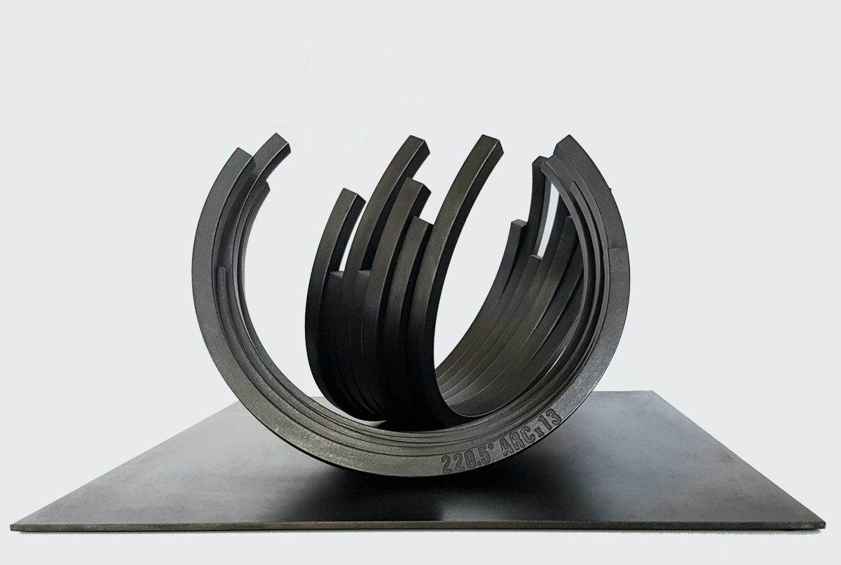 Bernar Venet, 220.5° ARC x 13, 2008, Courtesy Bernar Venet Studio